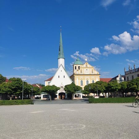 Ferienwohnung Enzian - Naehe Kapellplatz - Oeffentlicher Parkplatz - Aufzug Altötting エクステリア 写真