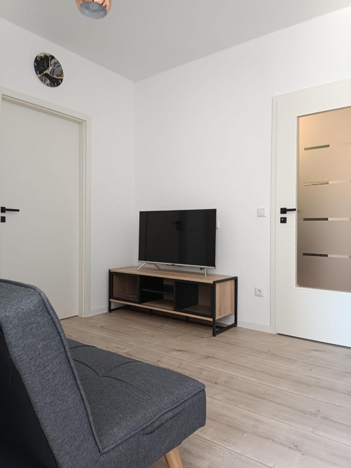Ferienwohnung Enzian - Naehe Kapellplatz - Oeffentlicher Parkplatz - Aufzug Altötting エクステリア 写真