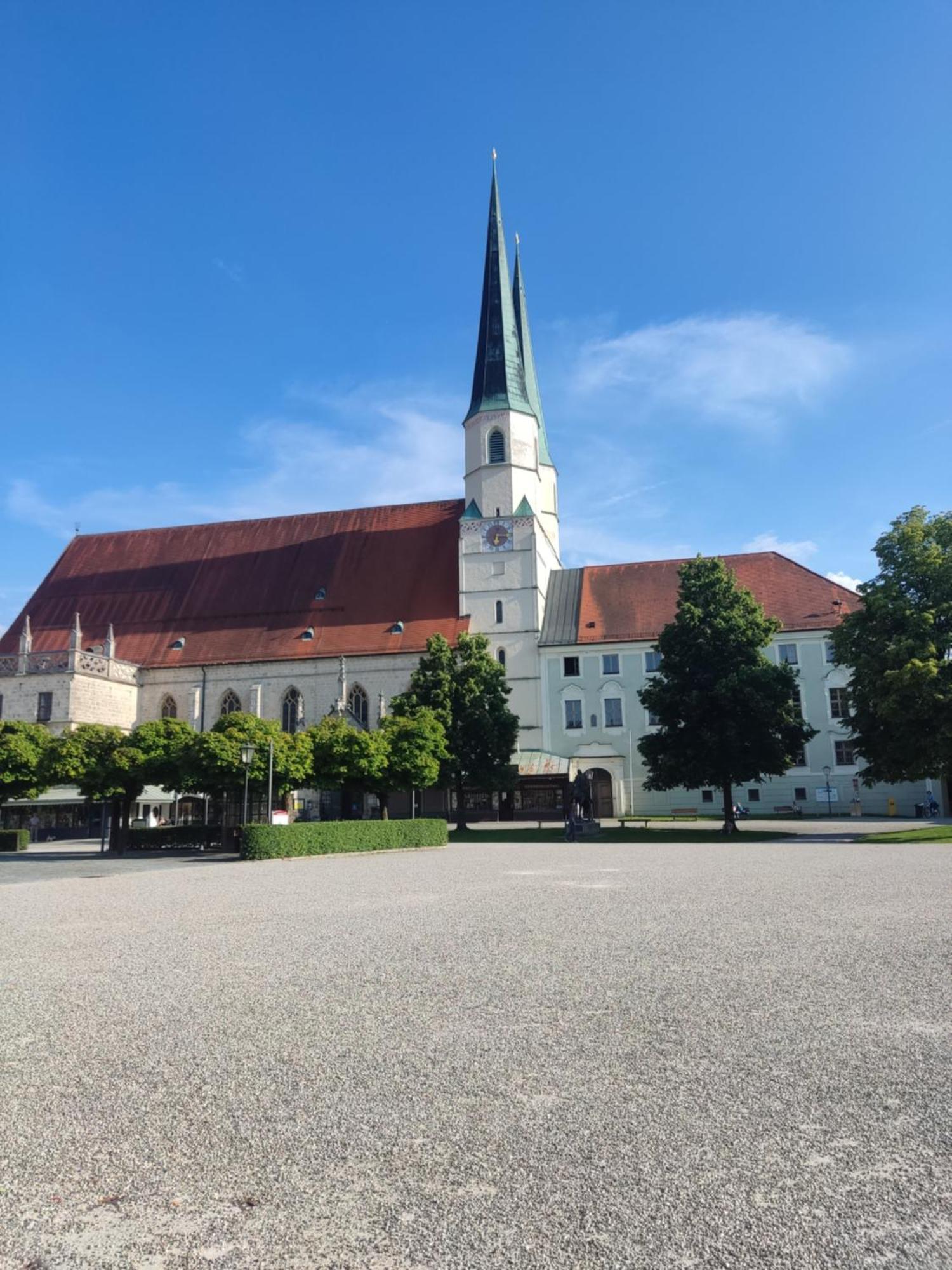 Ferienwohnung Enzian - Naehe Kapellplatz - Oeffentlicher Parkplatz - Aufzug Altötting エクステリア 写真