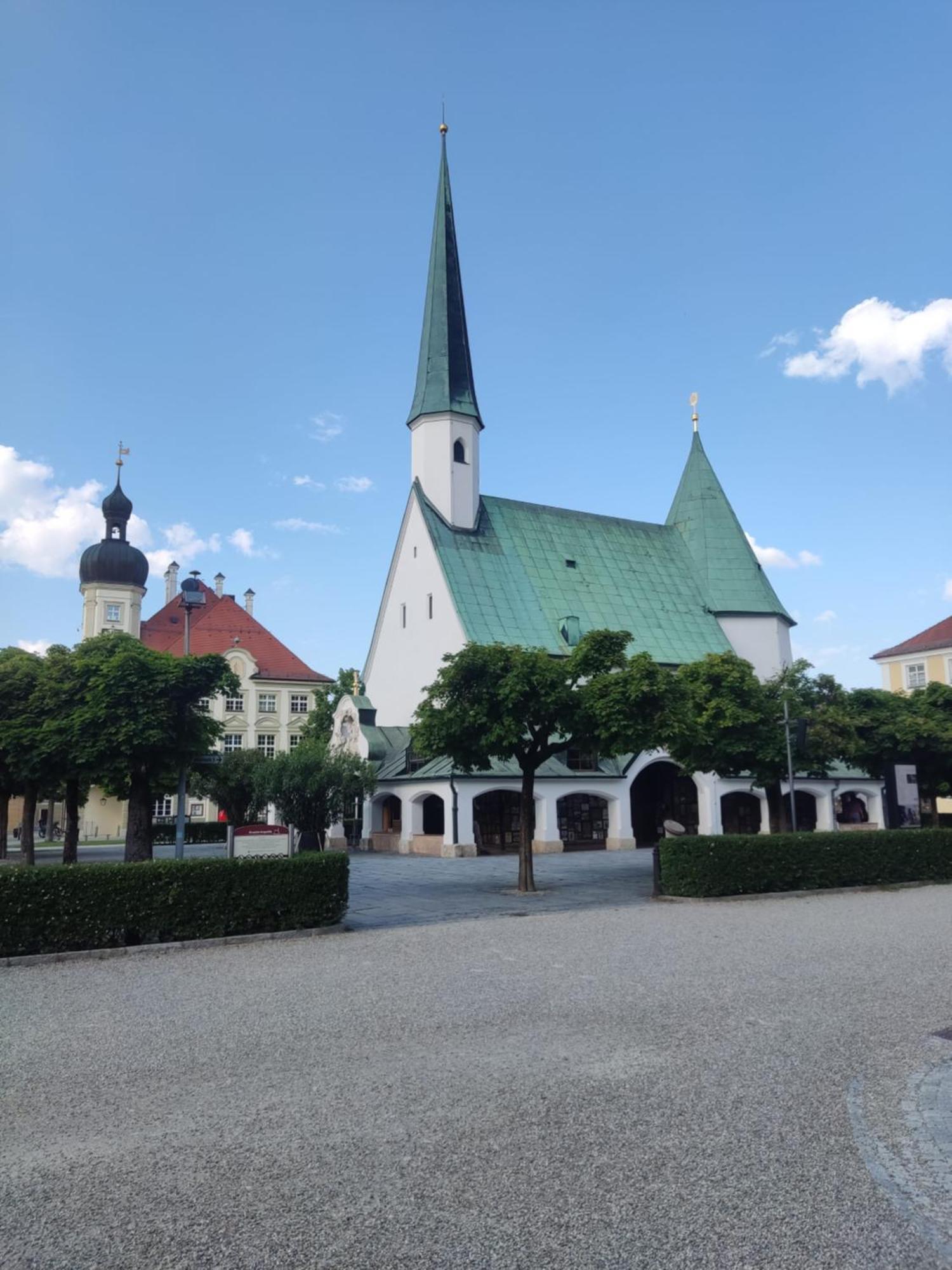 Ferienwohnung Enzian - Naehe Kapellplatz - Oeffentlicher Parkplatz - Aufzug Altötting エクステリア 写真